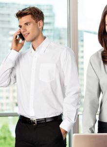 Chemise classique à petit col